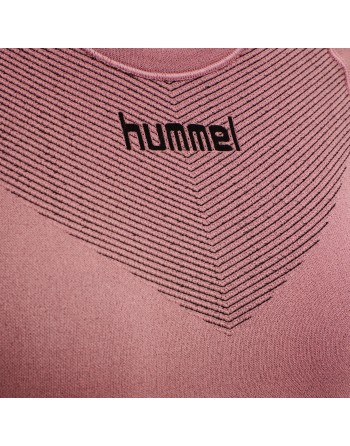 HUMMEL FIRST SEAMLESS JERSEY L/S W / Nahtlose Verarbeitung und körperbetontes Design